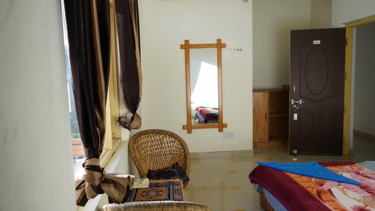 Oasis Guest House Bhagsu D'Shala دارامشالا المظهر الخارجي الصورة